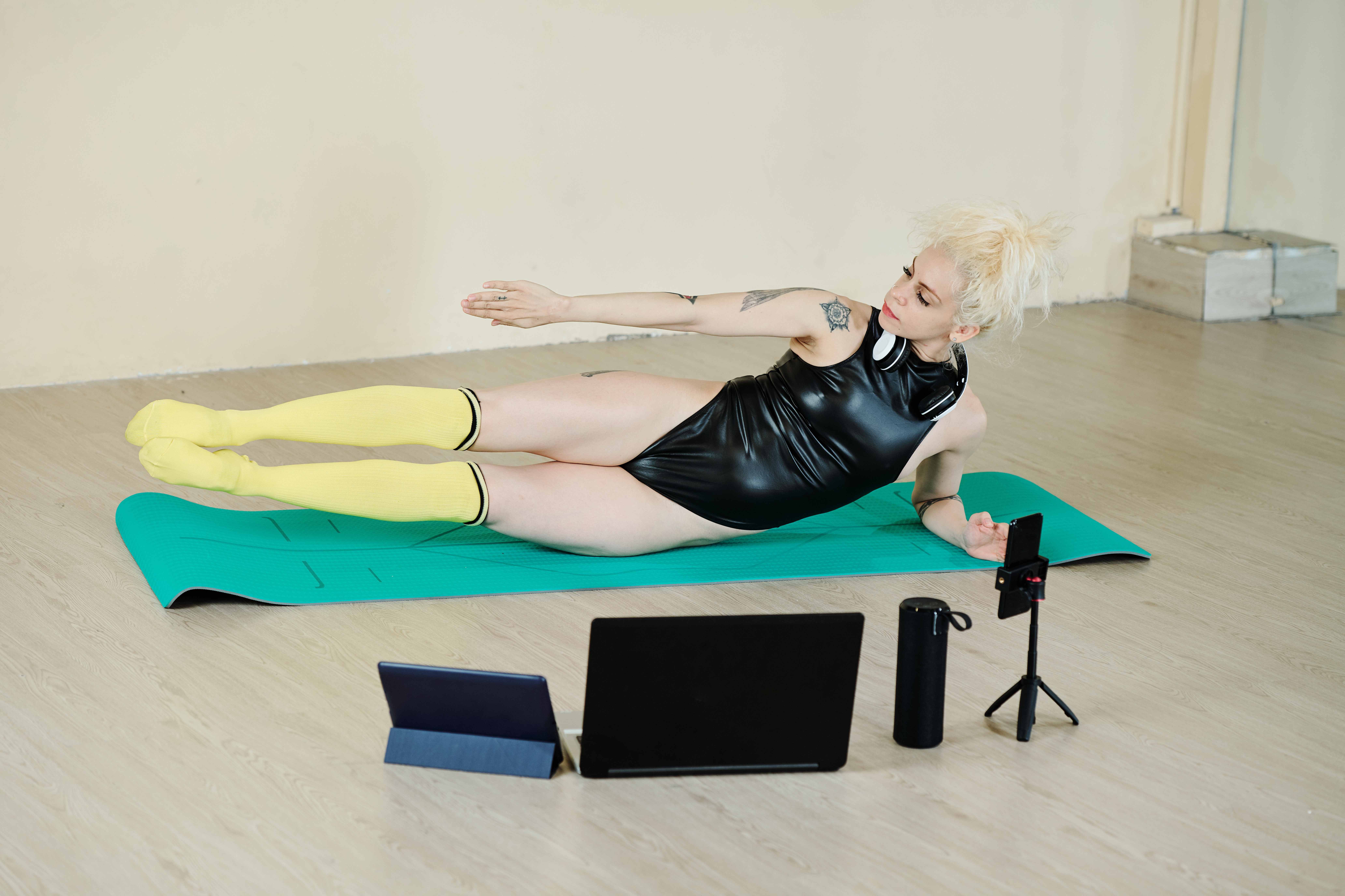 Эффективные упражнения для пресса и кора: описание и техника выполнения